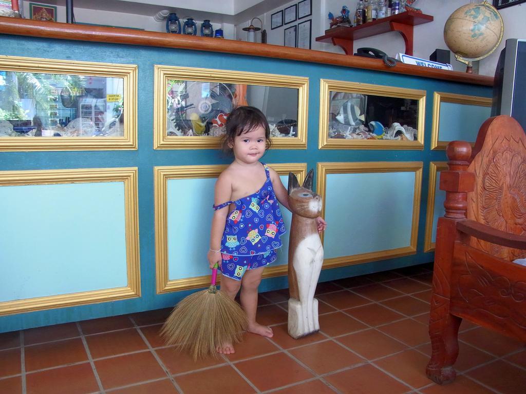Niku Guesthouse Patong Екстериор снимка