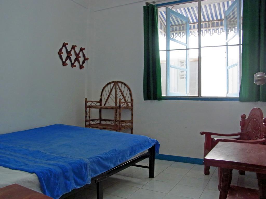 Niku Guesthouse Patong Екстериор снимка