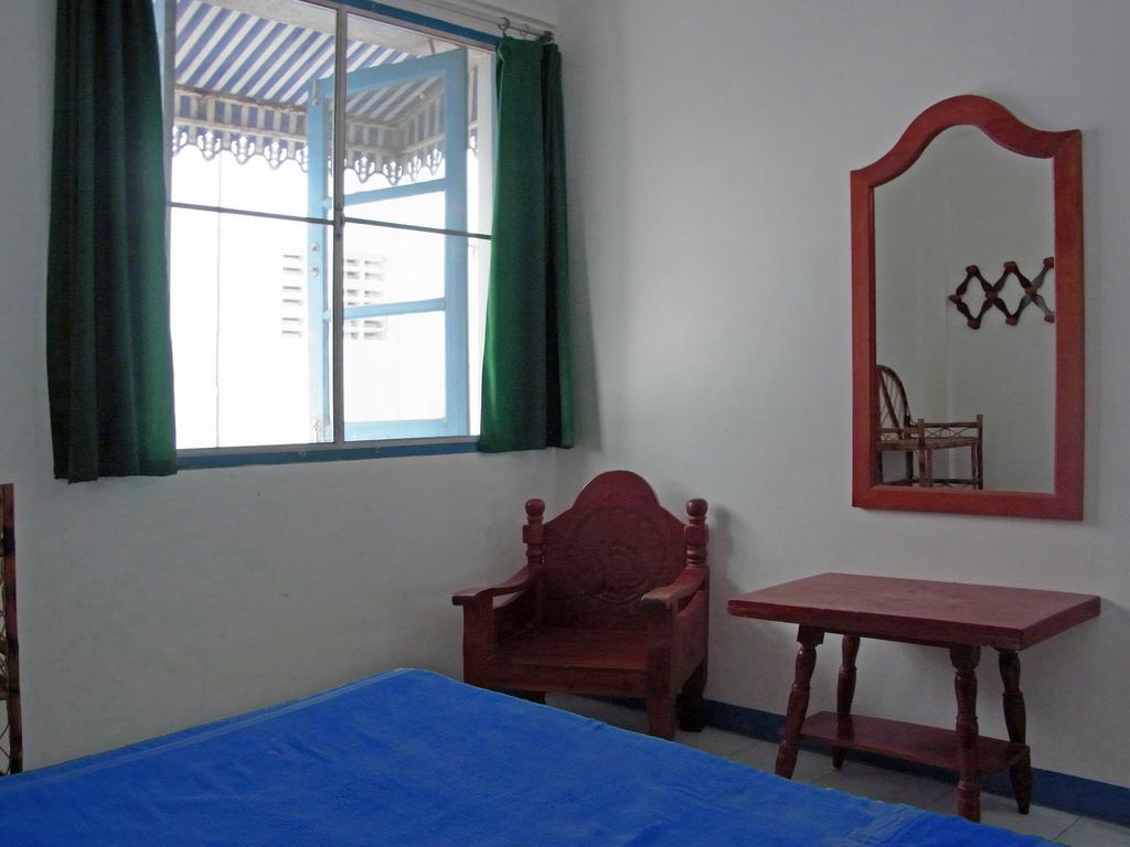 Niku Guesthouse Patong Екстериор снимка