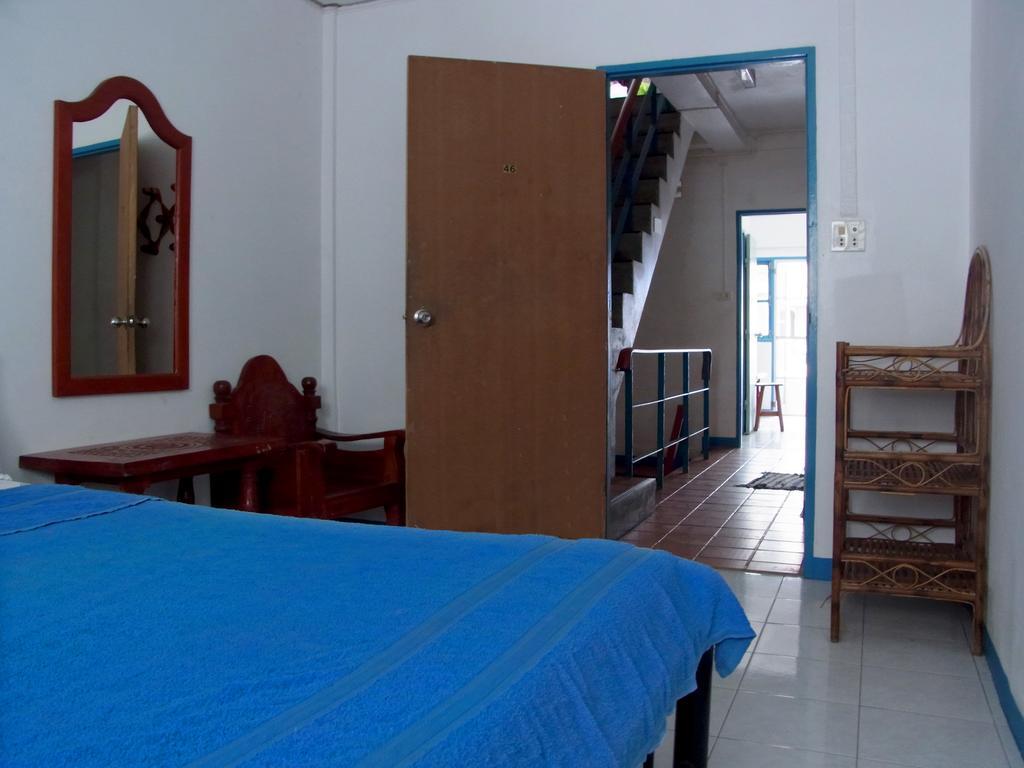 Niku Guesthouse Patong Екстериор снимка