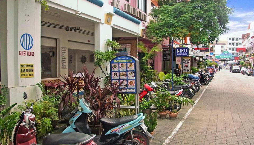 Niku Guesthouse Patong Екстериор снимка