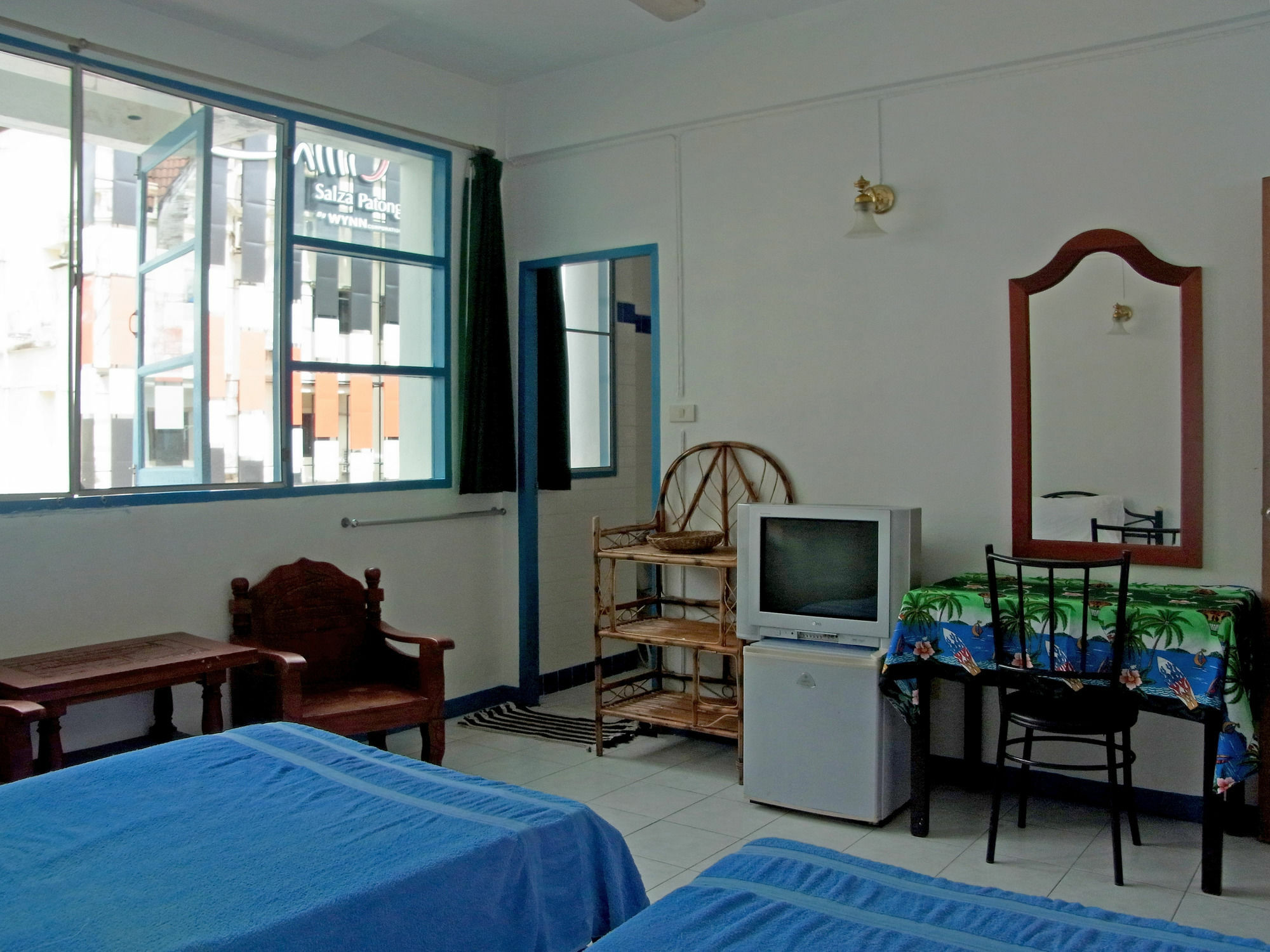 Niku Guesthouse Patong Екстериор снимка