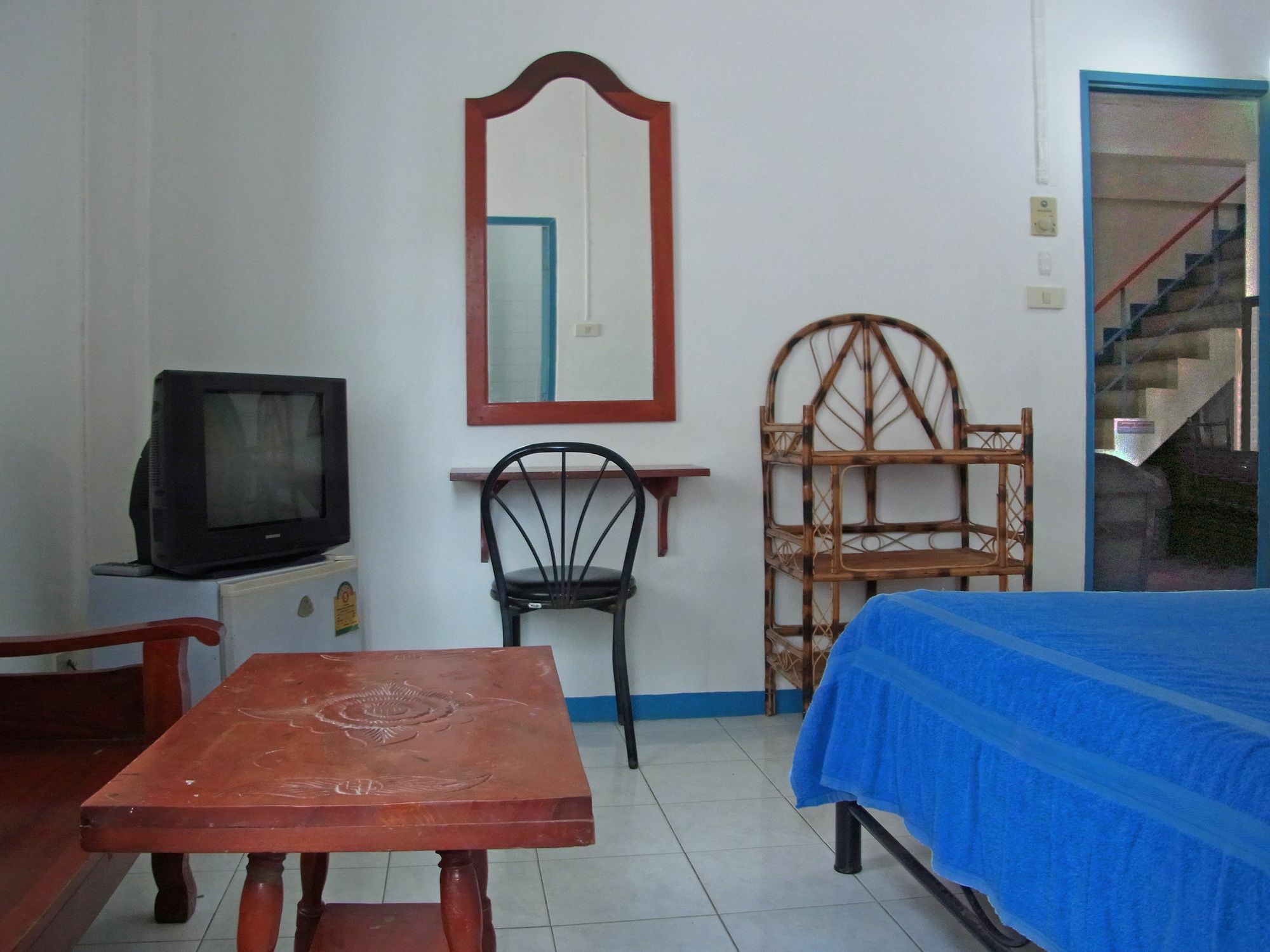 Niku Guesthouse Patong Екстериор снимка
