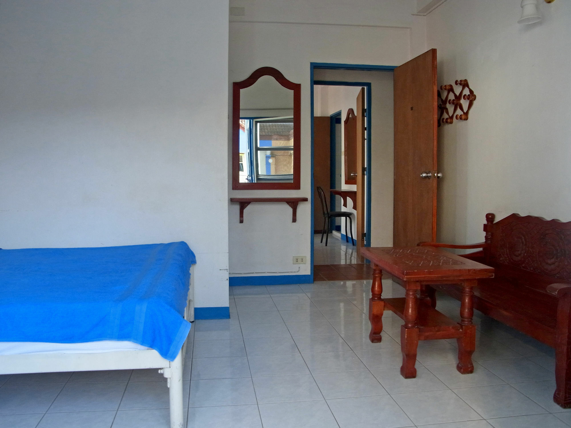 Niku Guesthouse Patong Екстериор снимка