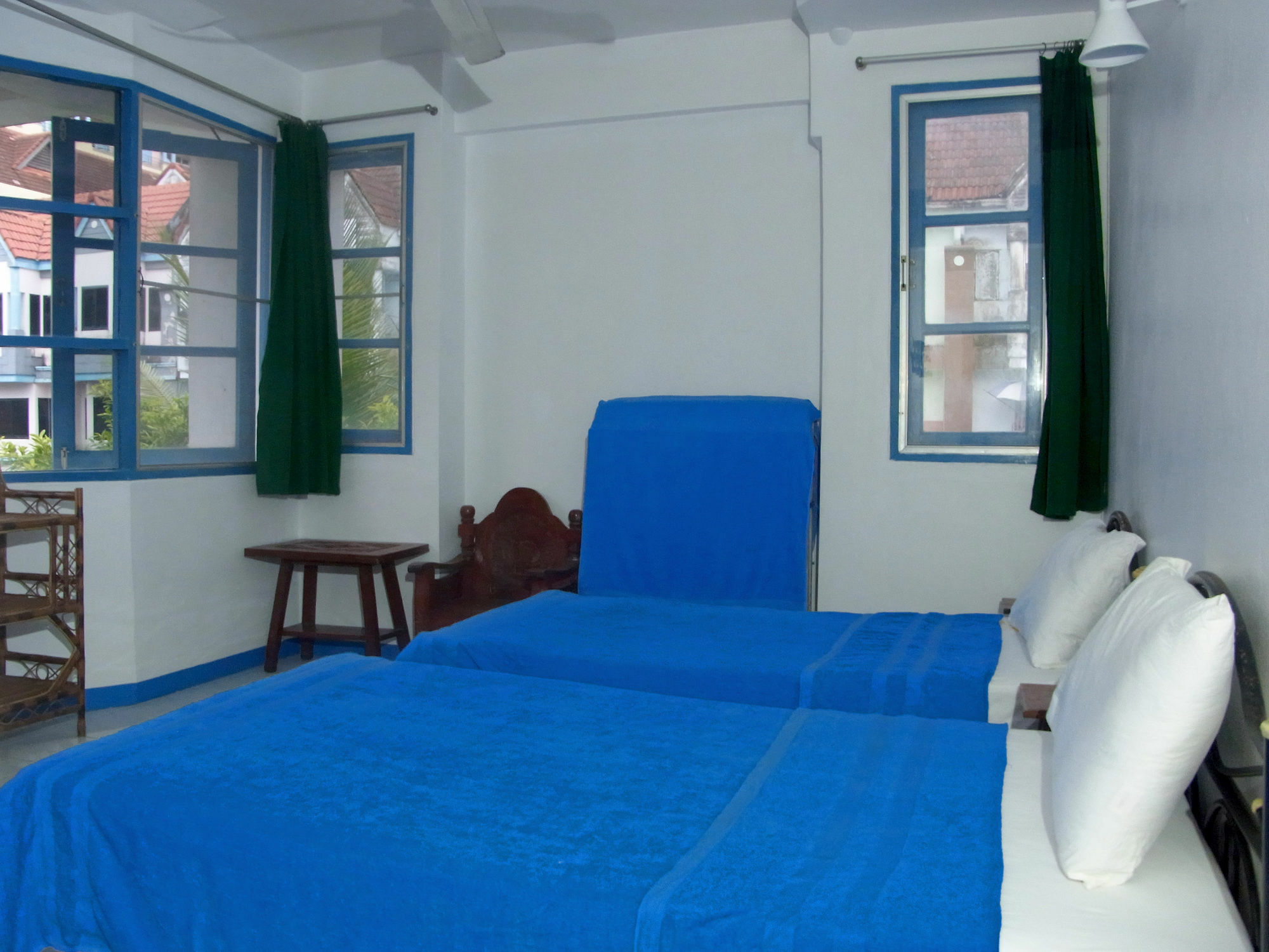 Niku Guesthouse Patong Екстериор снимка