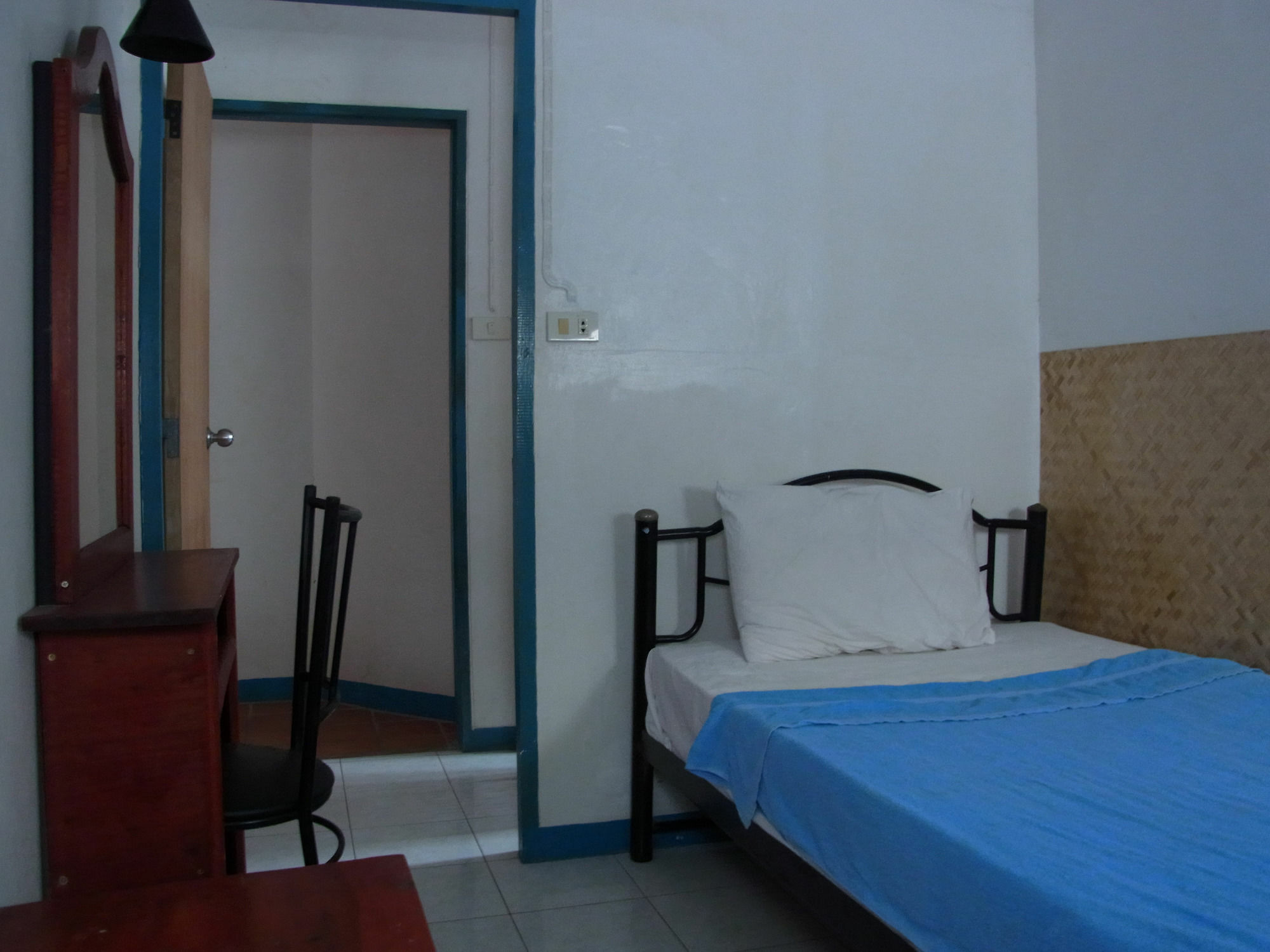 Niku Guesthouse Patong Екстериор снимка