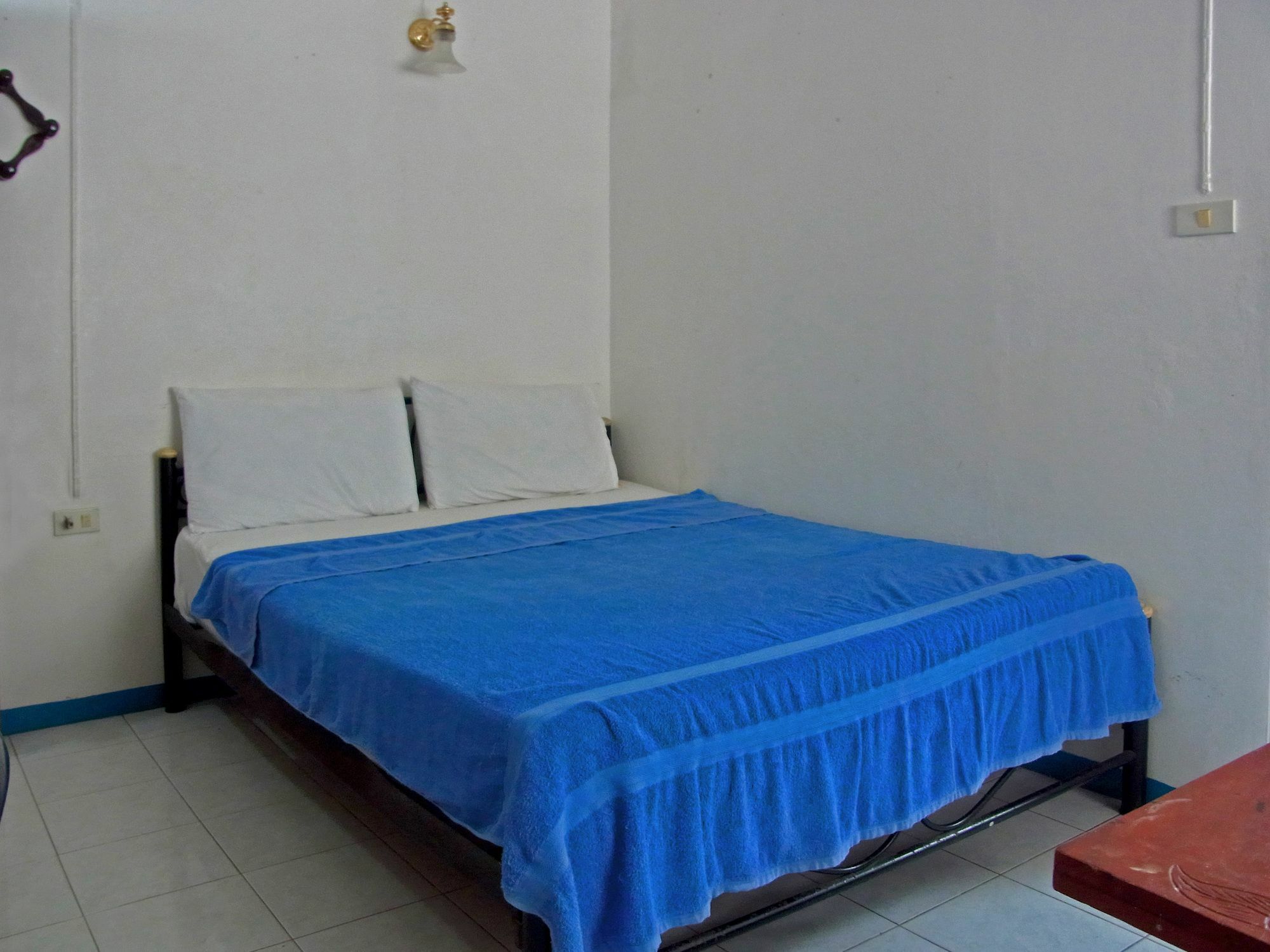 Niku Guesthouse Patong Екстериор снимка