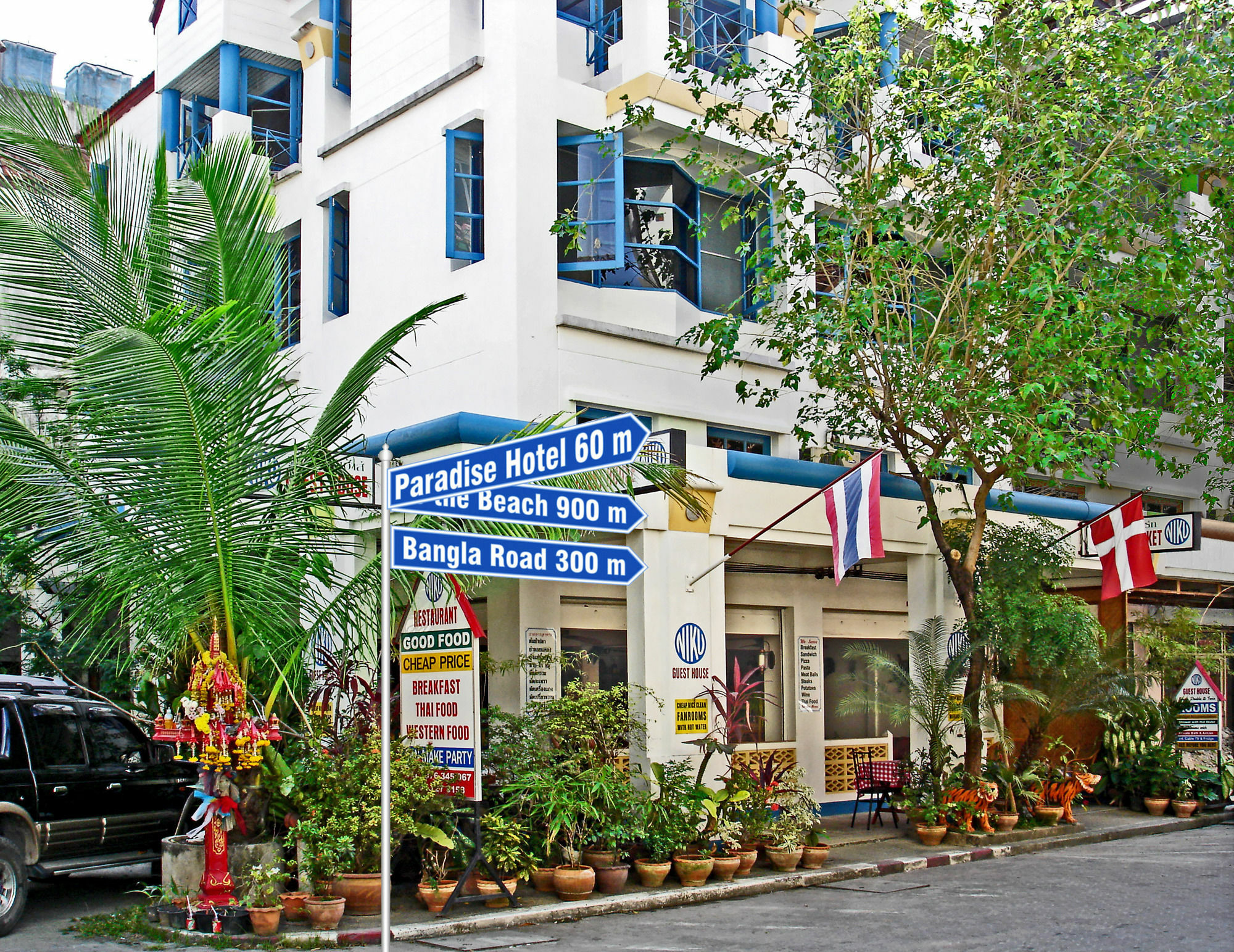 Niku Guesthouse Patong Екстериор снимка