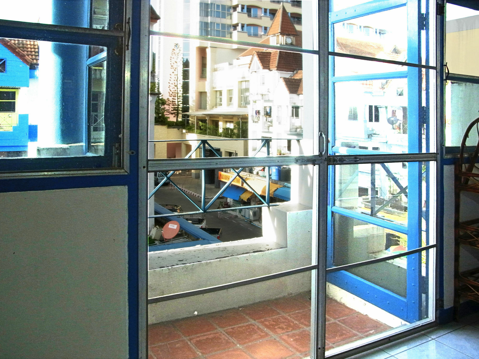 Niku Guesthouse Patong Екстериор снимка