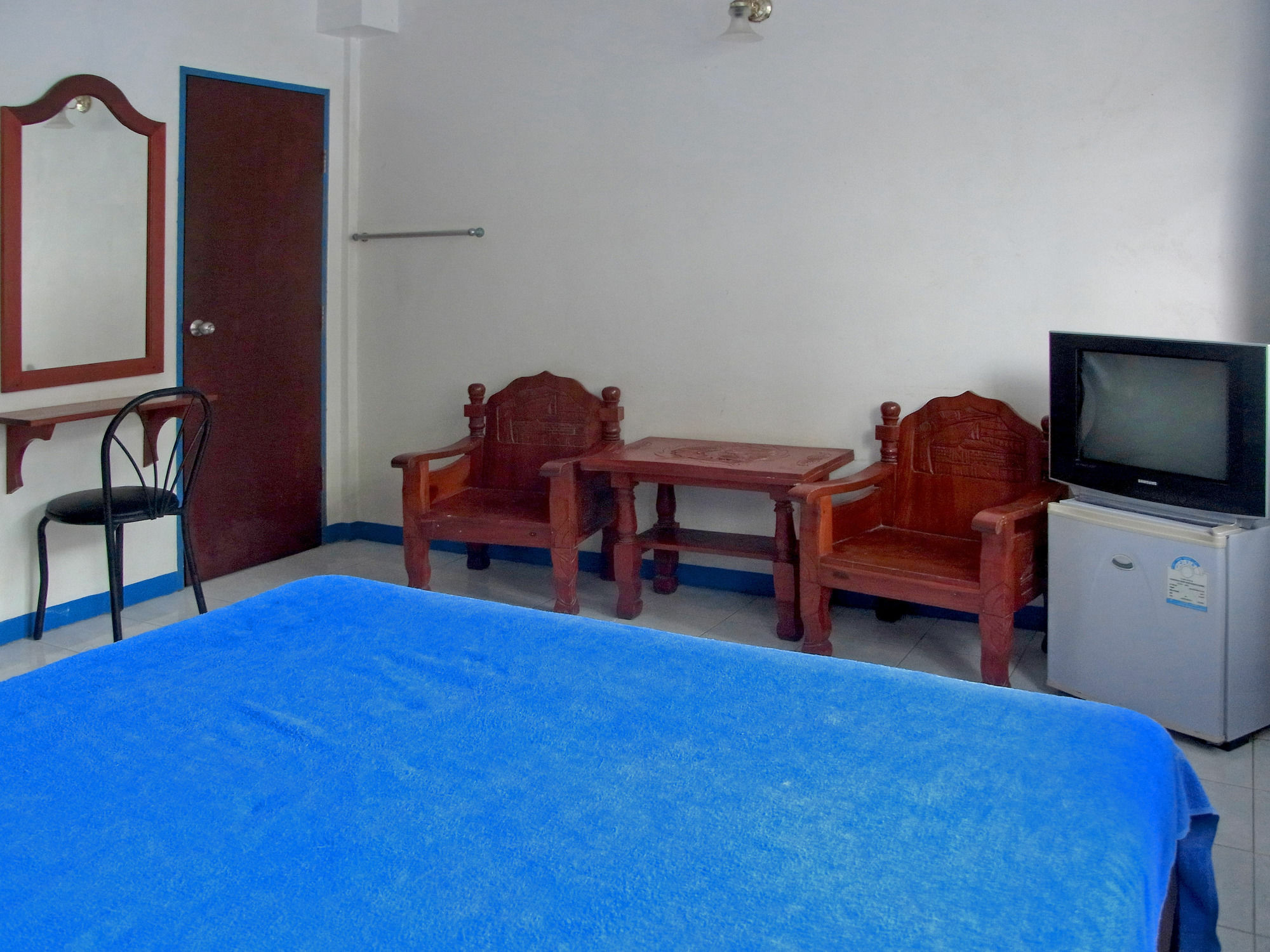 Niku Guesthouse Patong Екстериор снимка