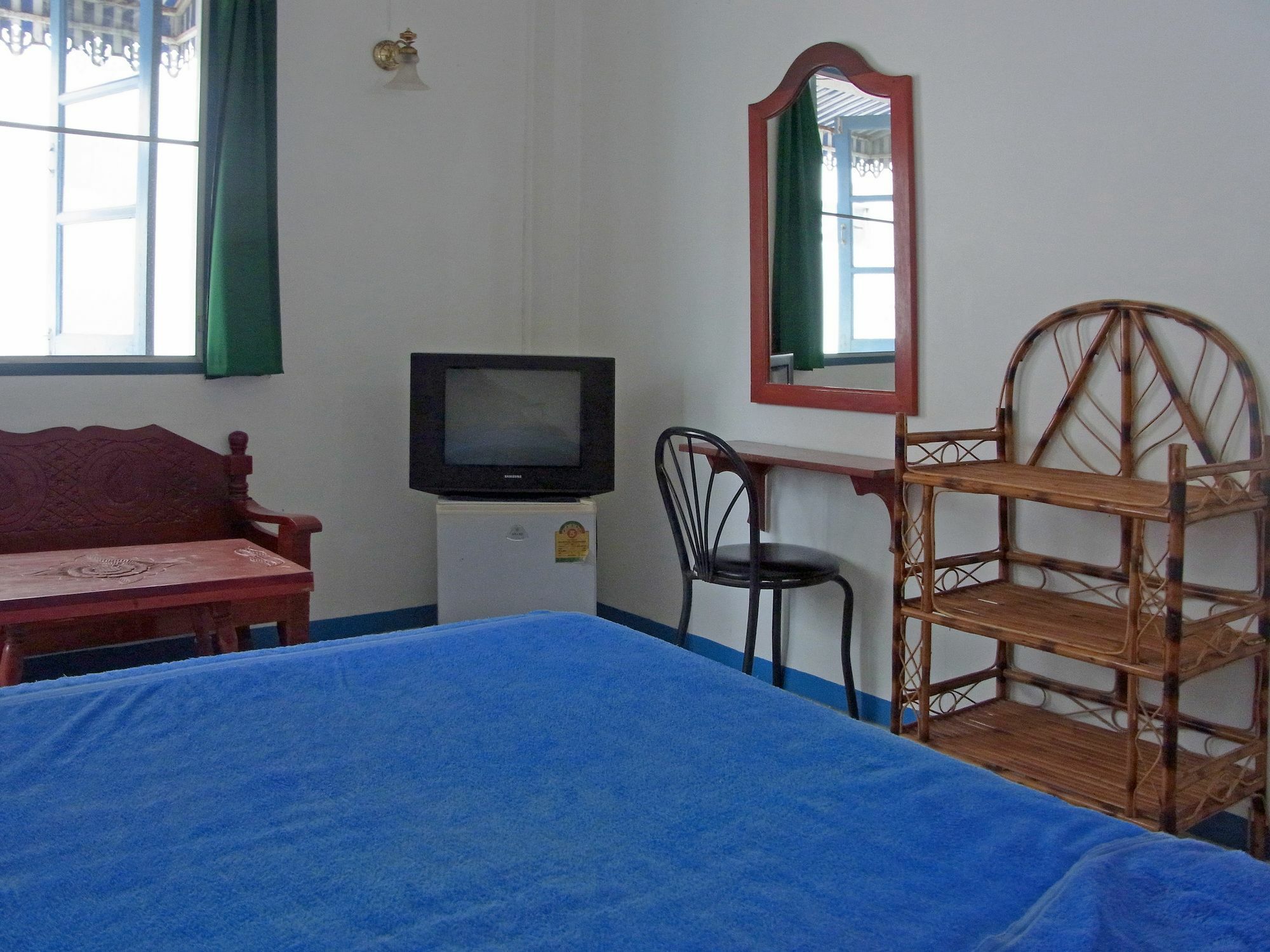 Niku Guesthouse Patong Екстериор снимка